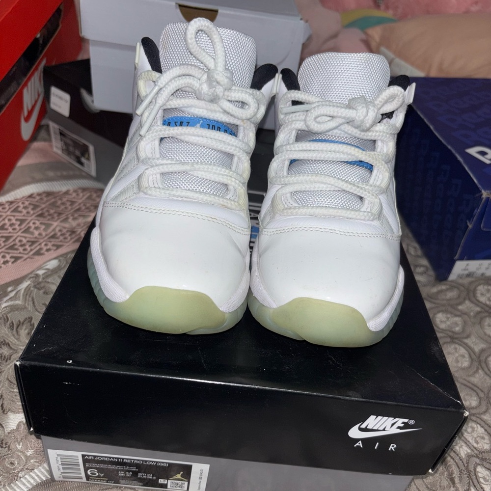 Jordan 11 size 6 grade school no longer want them sky blue & white❄️
